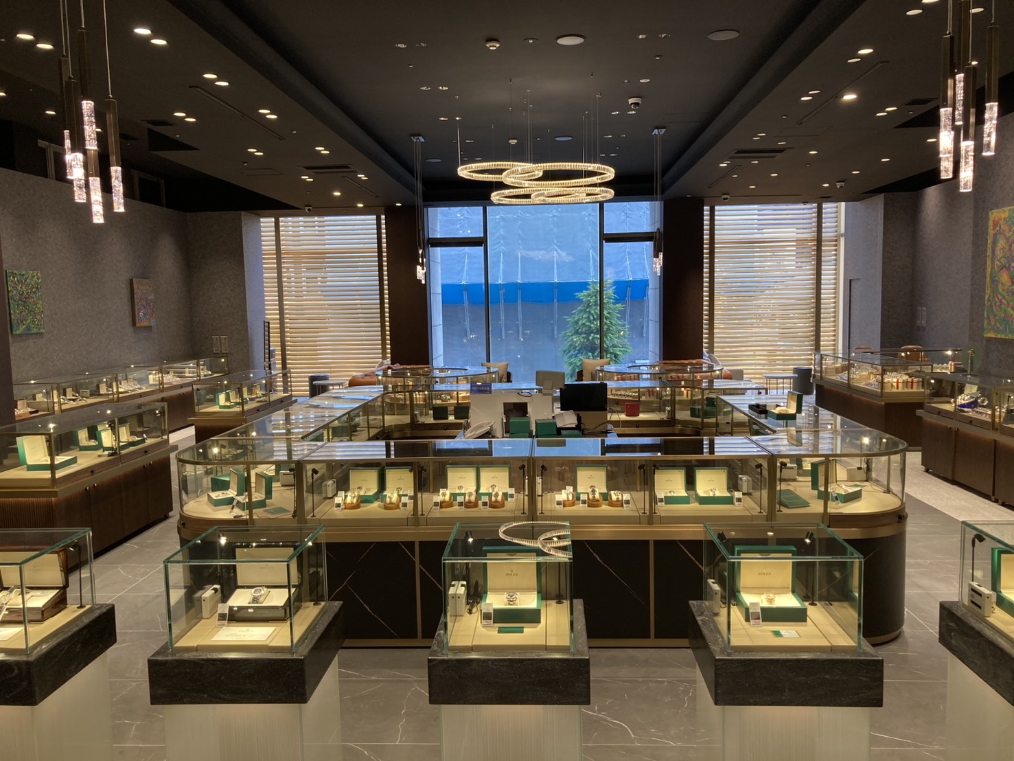 陽吉 銀座中央通り店 陳列ケース(窓側)